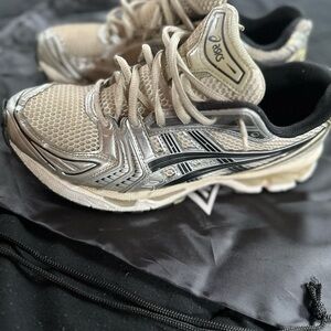 Asics Kayano 14